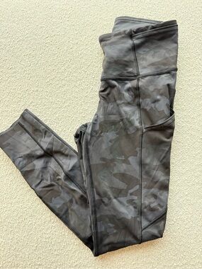 Lululemon camp leggings size 4 (like new)